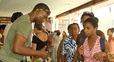 video | Marché bio de Cluny : les Martiniquais sensibles à la cause du manger bio