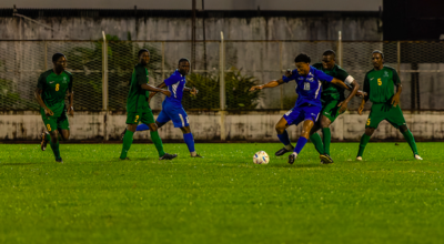 Football : score nul 2 buts partout entre la Guyane et la Martinique