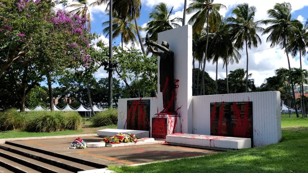 Vandalisme : Plusieurs Monuments Aux Mort Dégradés En Martinique