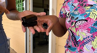 Ducos offre des oxymètres à ses professionnels de santé