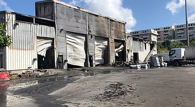 Un incendie ravage un entrepôt de l’hydrobase à Fort-de-France