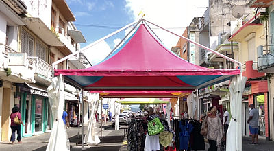La braderie du Lamentin ouvre ses portes
