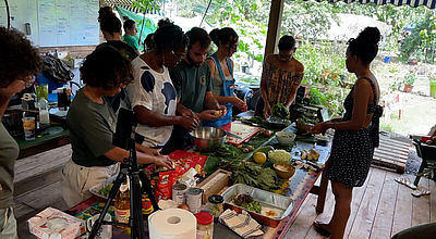 Mini-marché de Tivoli : un atelier cuisine avec des plantes nutritives