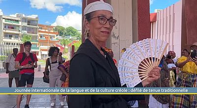 Journée internationale de la langue et de la culture créole : défilé de tenue traditionnelle