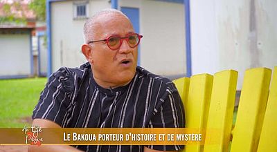 Le bakoua porteur d'histoire et de mystère.