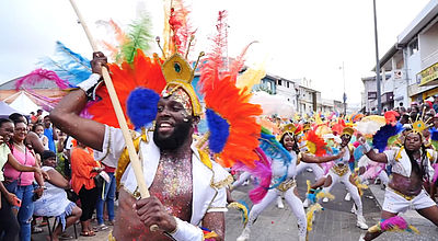 video | Les parades s'enchaînent dans les communes de l'île