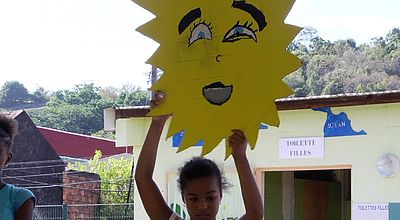 video | Apprendre les dangers du soleil tout en s'amusant à l'école