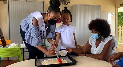 Autisme : Miss Martinique à la rencontre des élèves de maternelle
