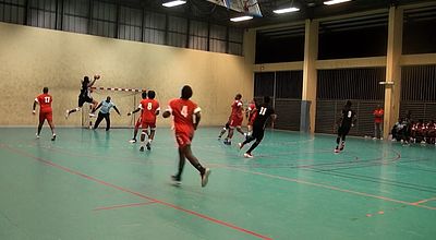 Football, handball et rugby féminin au programme
