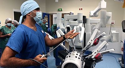 Chirurgie : un robot de pointe pour mieux opérer