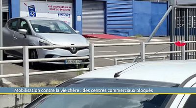 Mobilisation contre la vie chère : des centres commerciaux bloqués