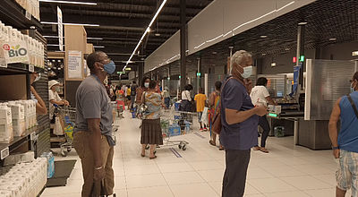 Reconfinement : le rush dans les supermarchés