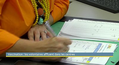 Vaccination : les volontaires affluent dans les centres